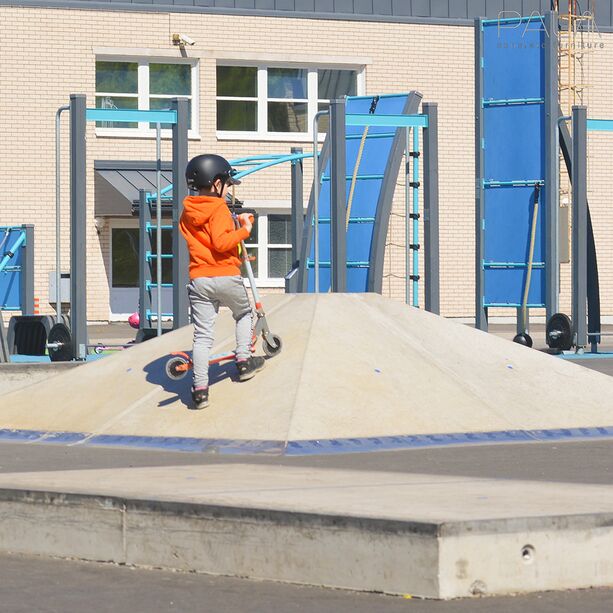 Skateboard Rampe aus Beton für grandiose Sprünge - Skate Hip