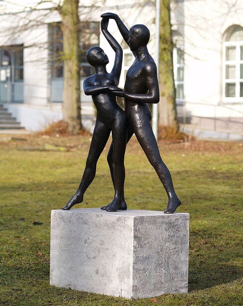 Moderne Bronze Gartenskulptur - Der Tanz