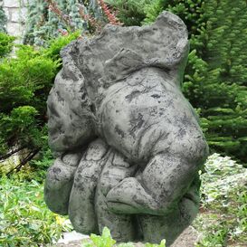 Imposante Steinguss Faust als dekorative Gartenskulptur -...