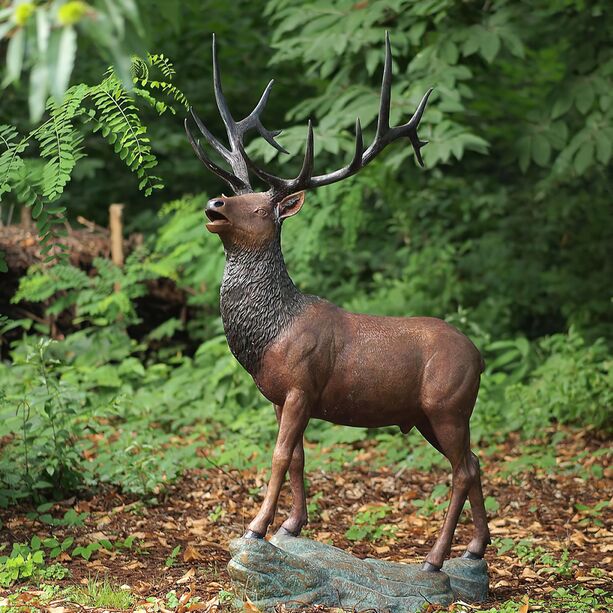 Große Hirsch Bronzefigur für den Garten - Hubertus