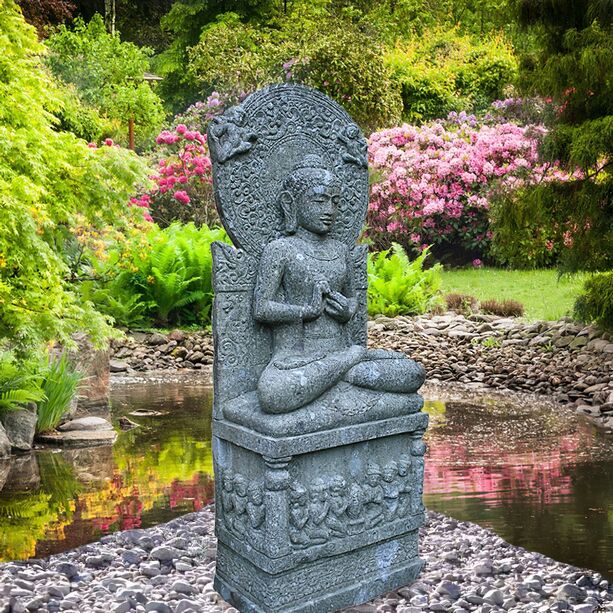 Großer Sitzender Buddha aus Basanit gehauen - Shamla
