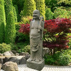 Groe lachende Naturstein Buddhaskulptur stehend