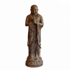 Einzigartige Buddhafigur Mnch stehend aus Natursteinguss