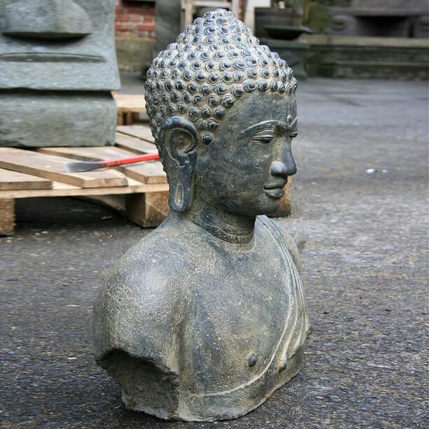 Außergewöhnliche Buddhabüste aus Steinguss