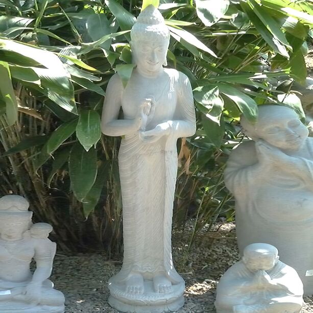 Goe stehende Buddha Statue aus Steinguss - Kinkara