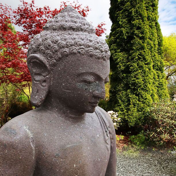 Buddha sitzend aus Naturstein - Junko